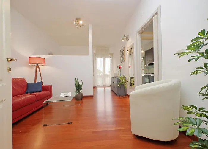 Modern Near Metro Malatesta With Balcony & Wi-fi דירה רומא