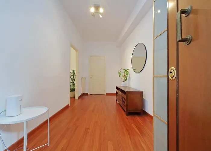 Modern Near Metro Malatesta With Balcony & Wi-fi