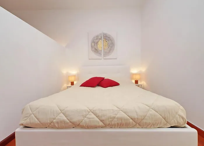Modern Near Metro Malatesta With Balcony & Wi-fi * רומא
